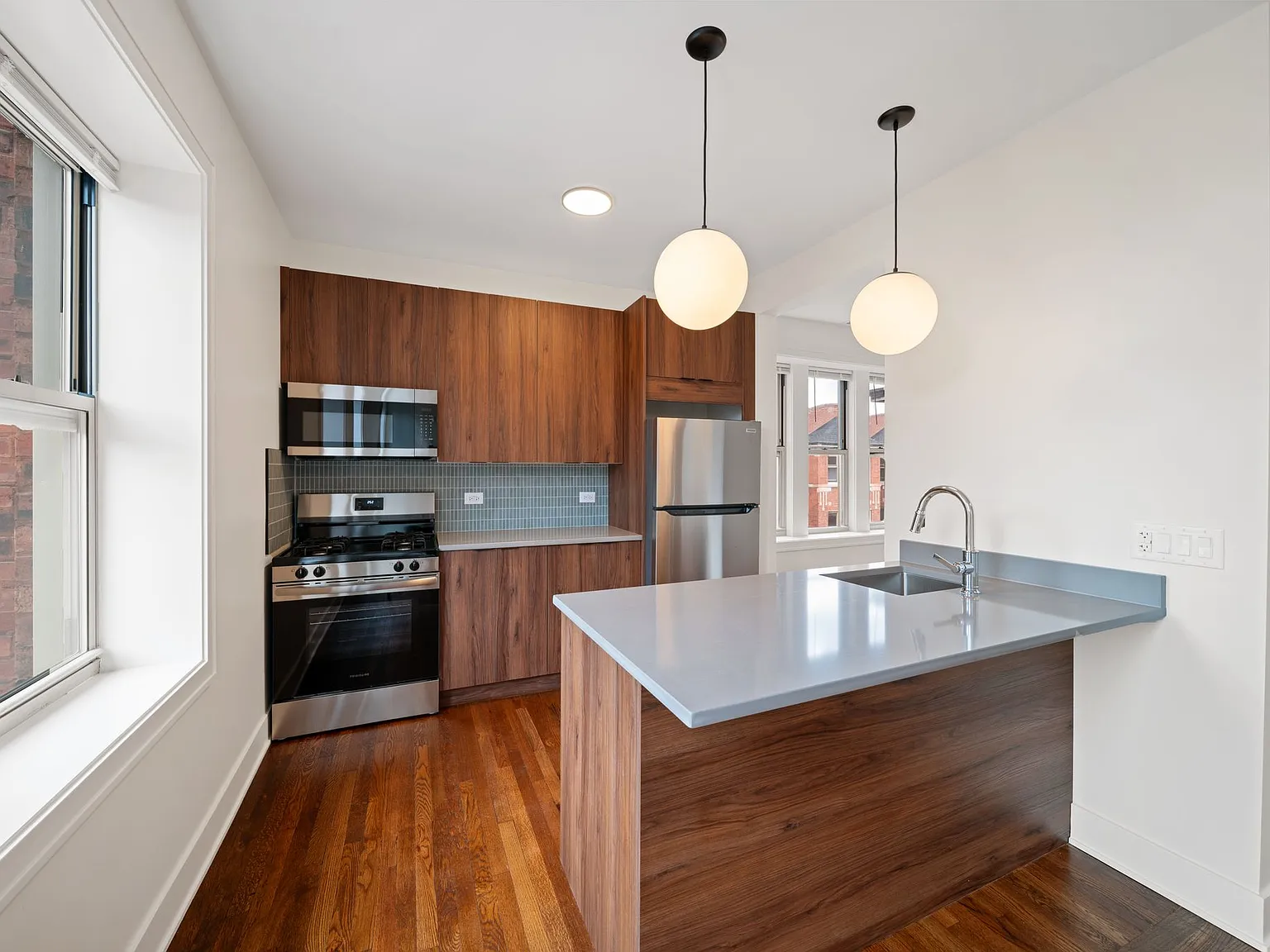 4035 N Kedvale Ave — Photo 4