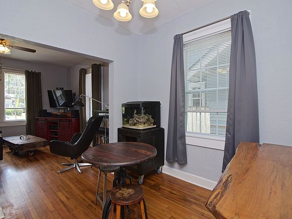 5th image of 2752 Herschel St