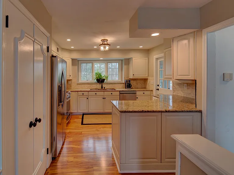 10490 Frontenac Woods Ln — Photo 20