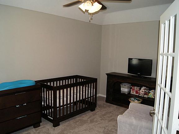 3rd image of 2904 Kensington Park