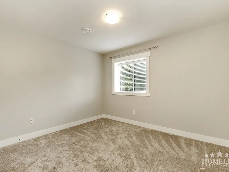386 Pine Ave #4 — Photo 13