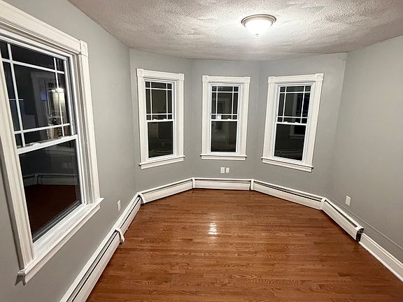 5th image of 11 Roosevelt St APT 1