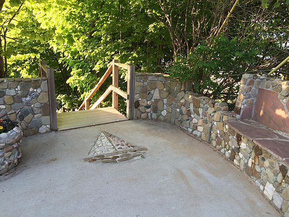 5th image of 14321 Evergreen Dr