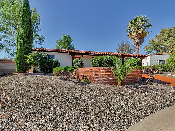 4th image of 214 S Abrego Dr
