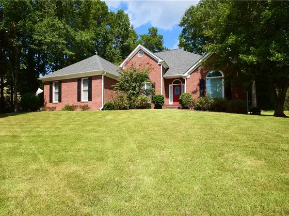 4610 Matthews Park Dr, Snellville, GA 30039