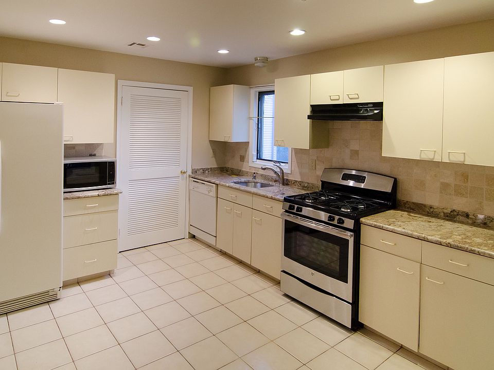 Kitchen with Granite counter top