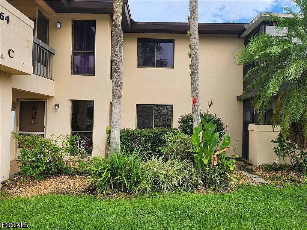 2 bed, 2.0 bath, 1176 sqft, $2,300 — Photo 2