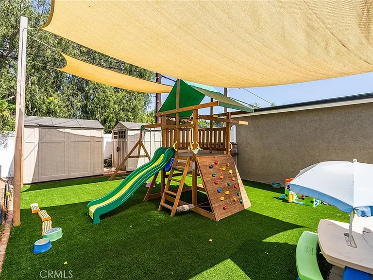 2358 Snowden Ave — Photo 30