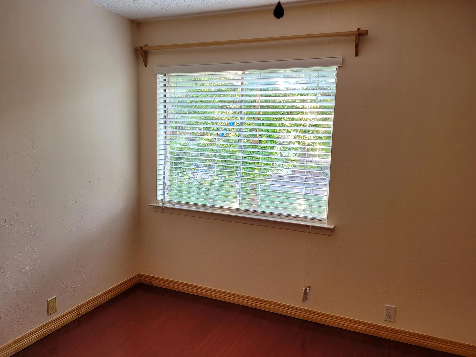 3412 Fontaine St — Photo 3