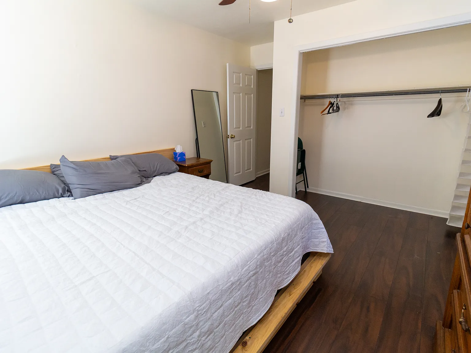 3 bed, 2256 sqft, $2,300 — Photo 3