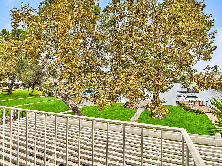24466 Toledo Ln — Photo 18