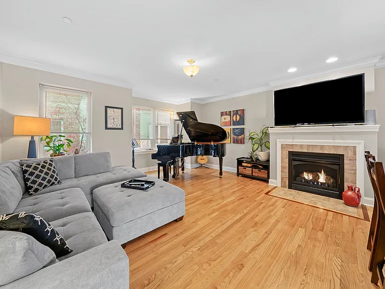 3930 Wehrman Ave — Photo 1