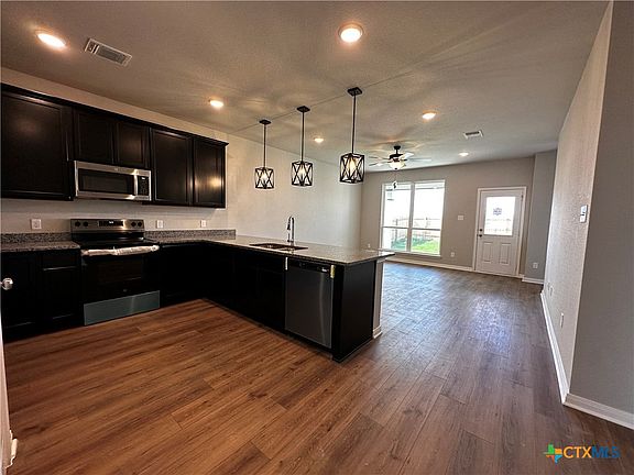 4th image of 906 James Parker Cir