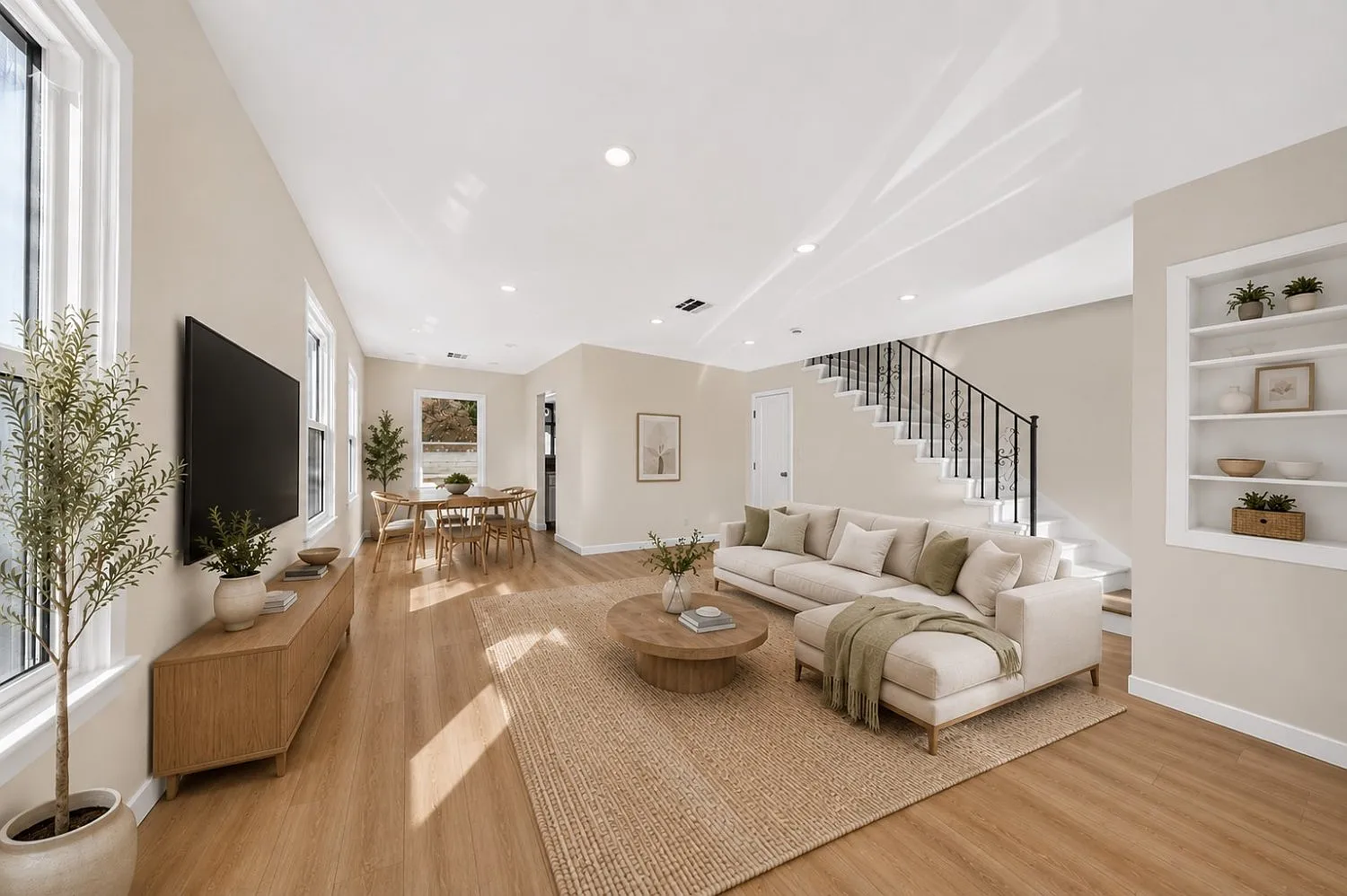 2 bed, 1007 sqft, $3,850 — Photo 3