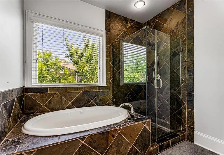 395 Laurent St NW #6 — Photo 23
