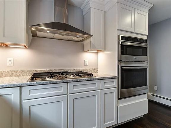 5th image of 1 Old Orchard Ln