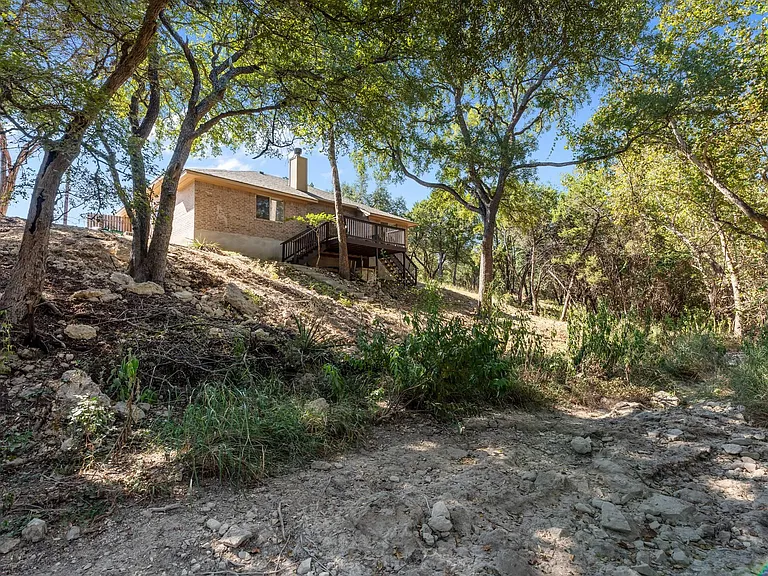 7704 Plateau Cv — Photo 29