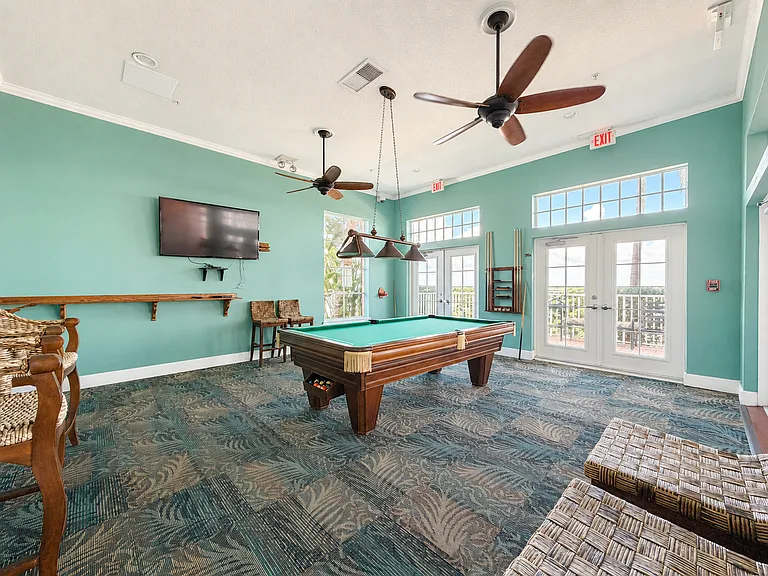 4728 Beach Dr S #E-B — Photo 33