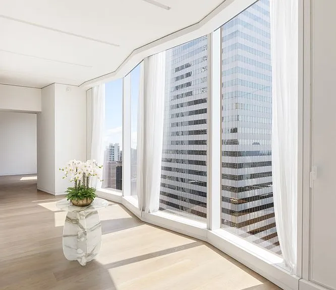 100 E 53rd St #46B — Photo 3