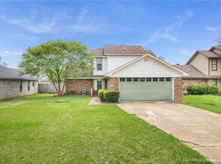 101 S Parkridge Dr, Benton, LA 71006