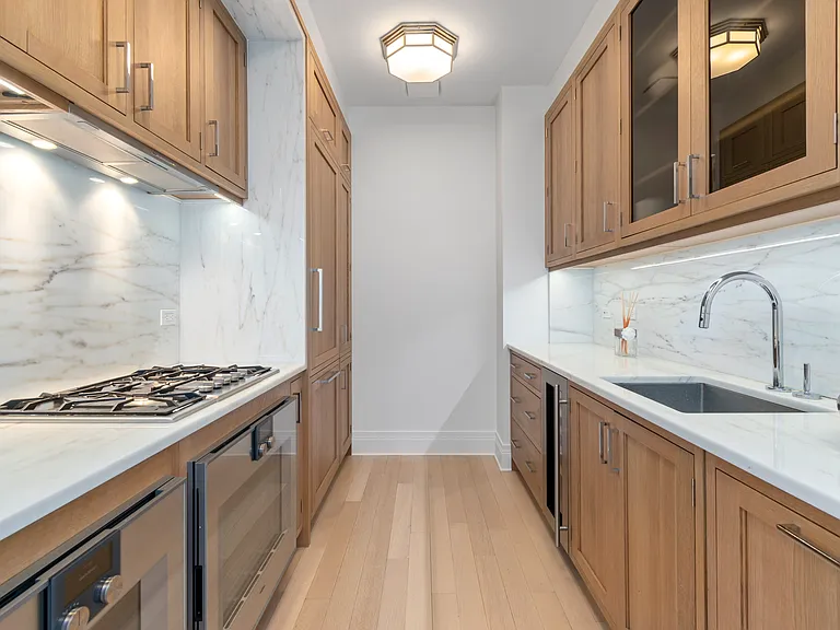 30 Park Pl #47E — Photo 4