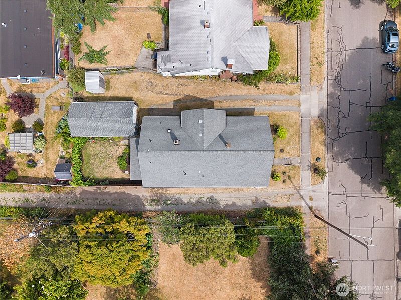 3rd image of 1460 S Fife Street