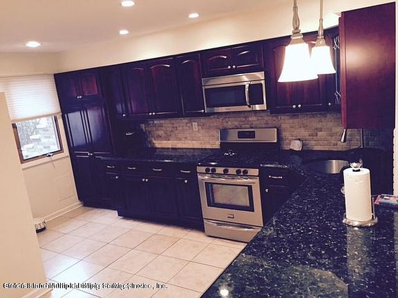 5th image of 107 Stanwich St Unit 109