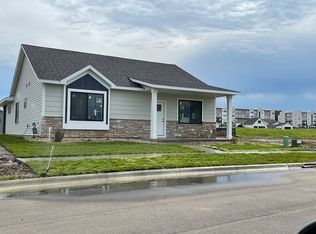 5228 Harvest Lake Dr NW, Rochester, MN 55901