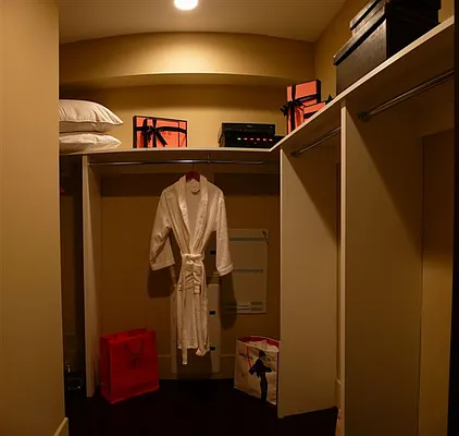 Rented by A & I Broadway | media 64