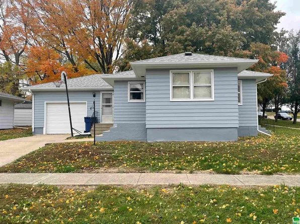 306 Burlington St, Kingsley, IA 51028