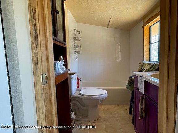 5th image of 106 Mimosa Dr