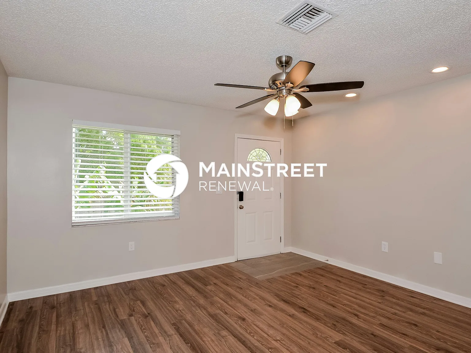 687 Albritton Ave — Photo 2