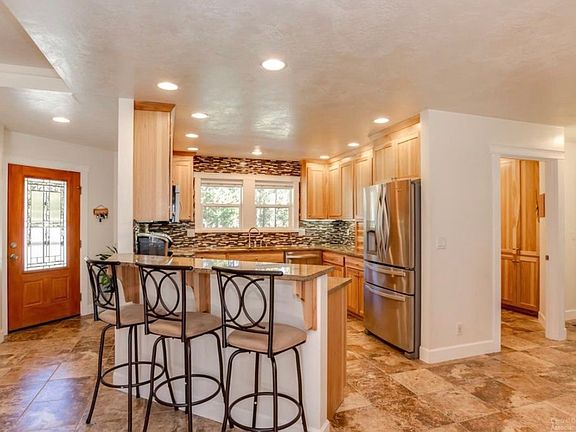 4th image of 15991 Falcon Ln
