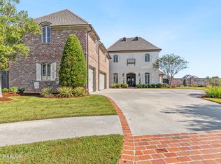 144 Greenwood Pl, Breaux Bridge, LA 70517