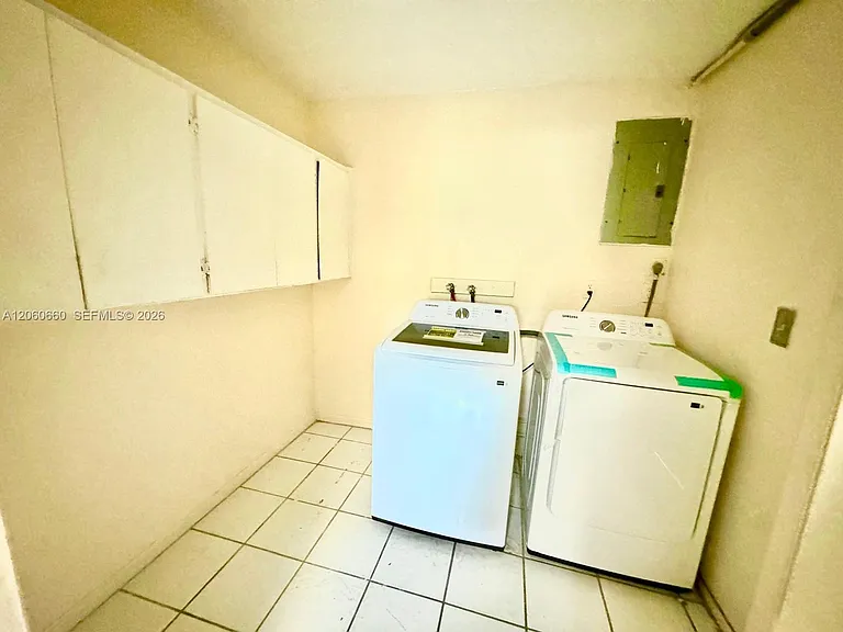 5755 Winfield Blvd — Photo 5
