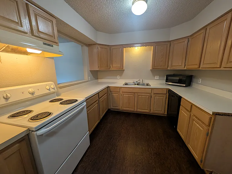 115 Meadowview Dr #4 — Photo 7