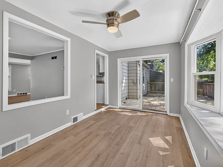 7318 Rosewood St — Photo 18