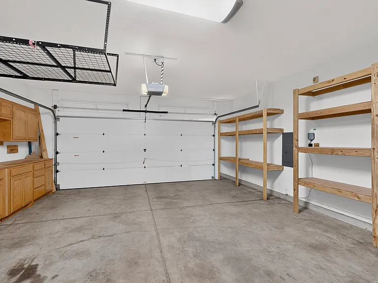 9715 Larnaca Rd NE — Photo 35