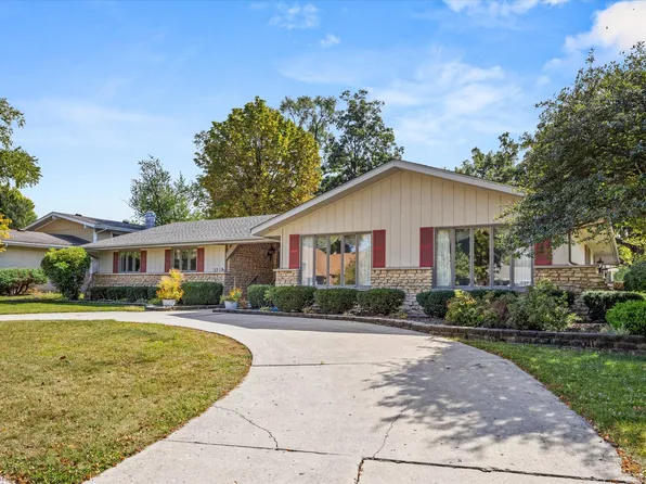 3318 Indianwood Ln, Joliet, IL 60431