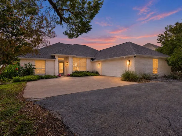 1203 Horizon Ct, Granbury, TX 76049