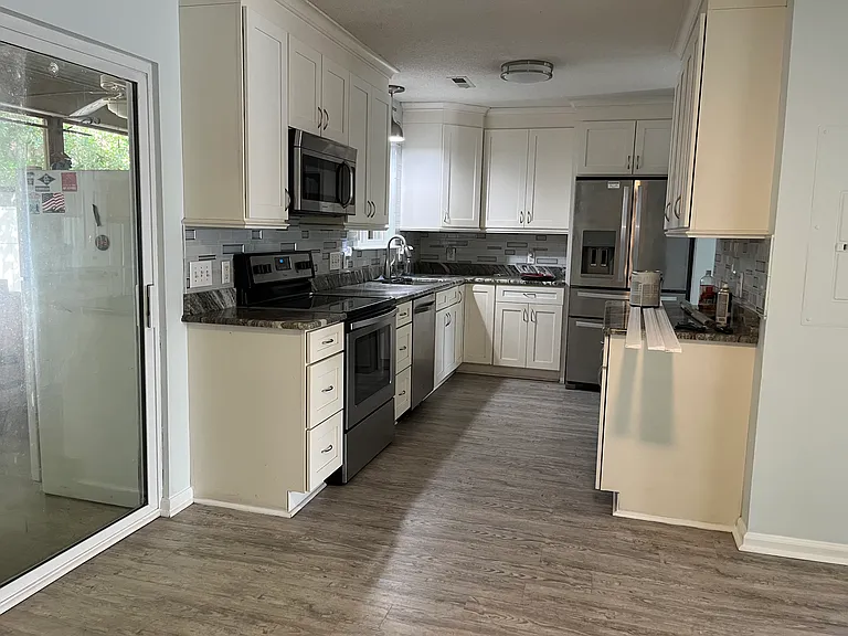 1029 Hickory Dr #B — Photo 8