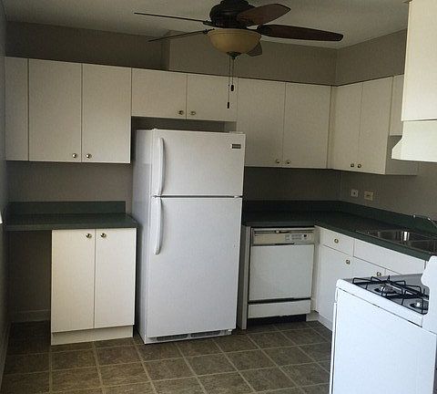 4th image of 4827 W 109th St #7104