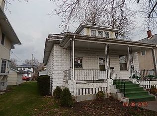 716 Melrose Ct, Clinton, IA 52732