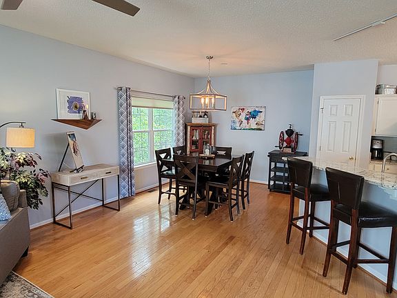 4th image of 3974 Shady Oaks Dr