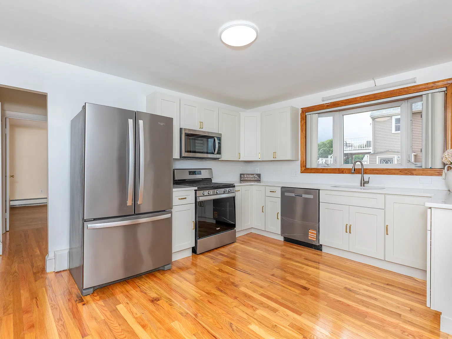 289 Milton St — Photo 4