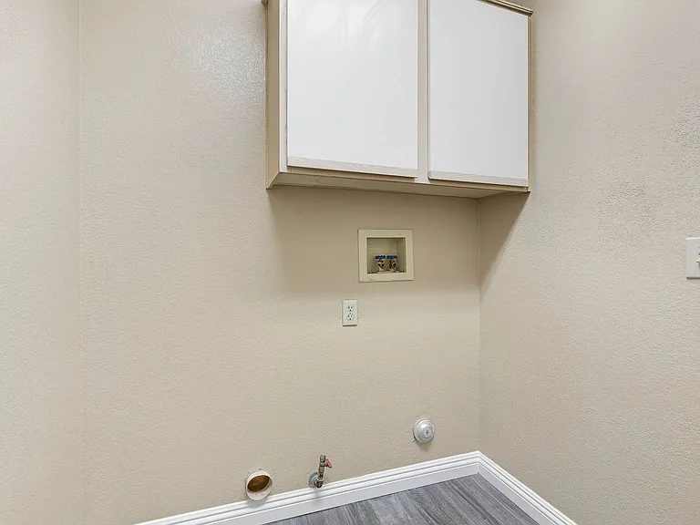 2501 Showcase Dr — Photo 23