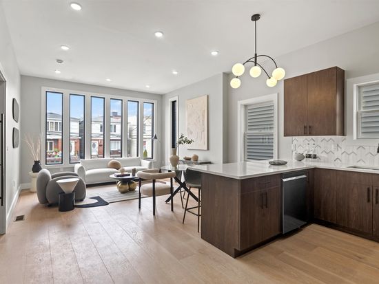 28 Cambridge Ave #1, Jersey City, NJ 07307