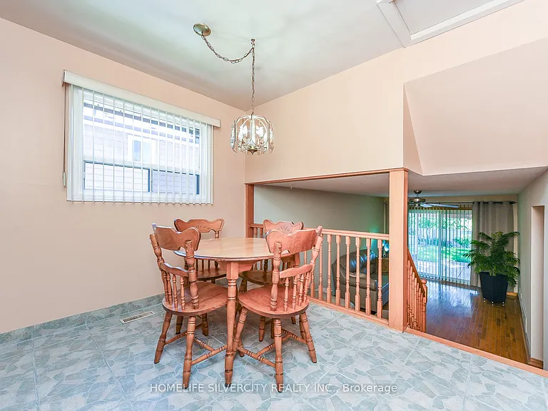 7378 Bybrook Dr — Photo 17