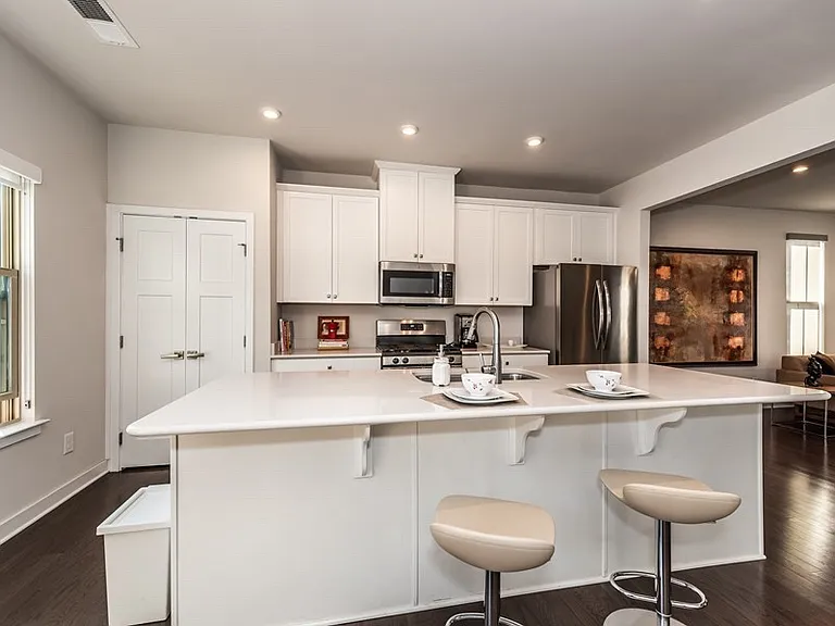 1724 Town Oak Ln — Photo 9