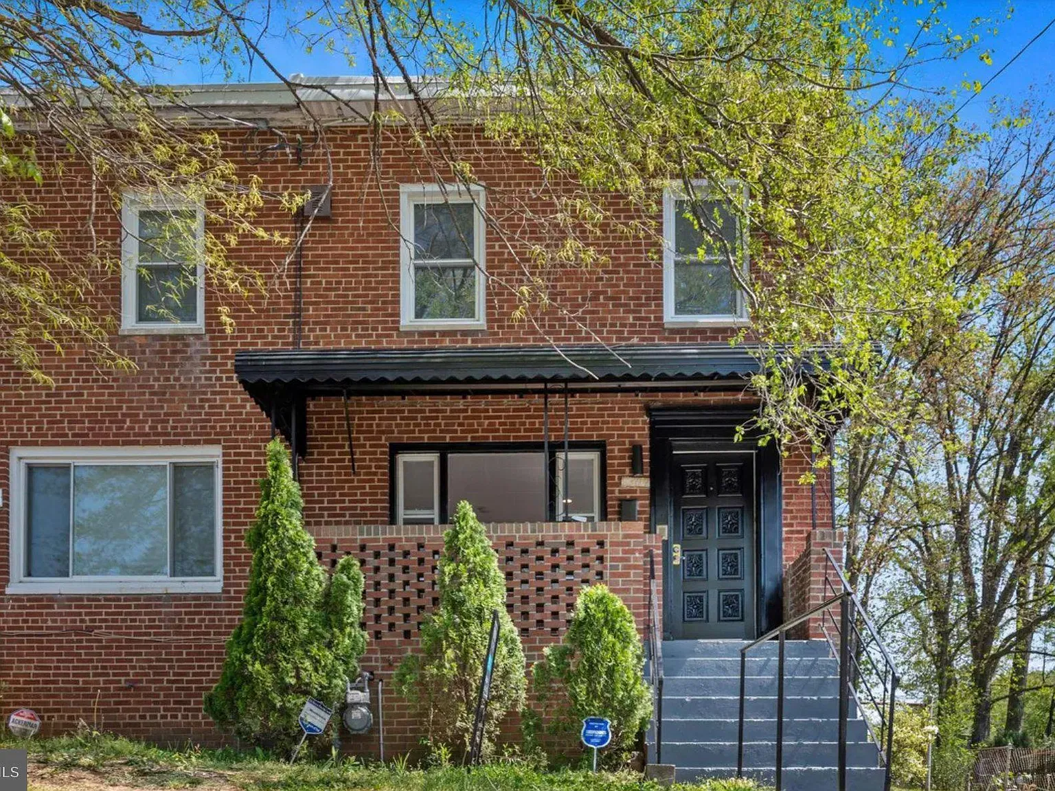 3 bed, 1.5 bath, 1728 sqft, $3,400 — Photo 1